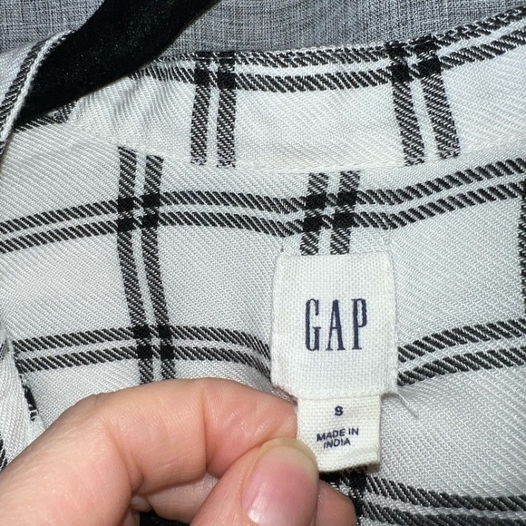 Women's Gap Top Small - Picture 2 of 6